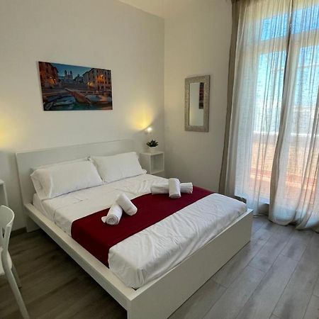 Appartement Caracciolo33 à Rome Extérieur photo