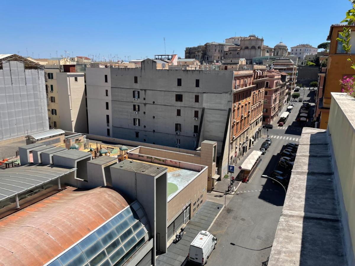 Appartement Caracciolo33 à Rome Extérieur photo