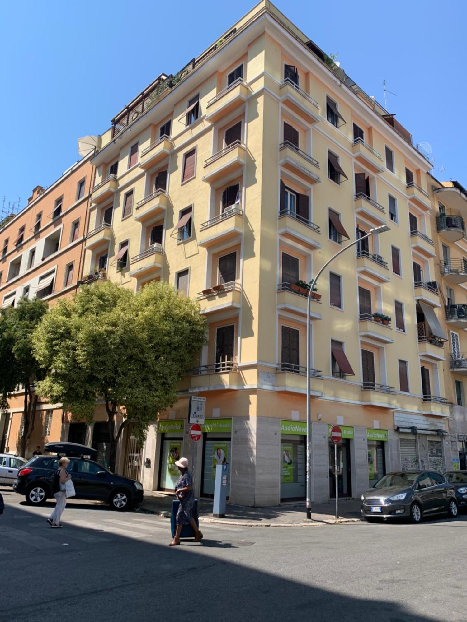 Appartement Caracciolo33 à Rome Extérieur photo